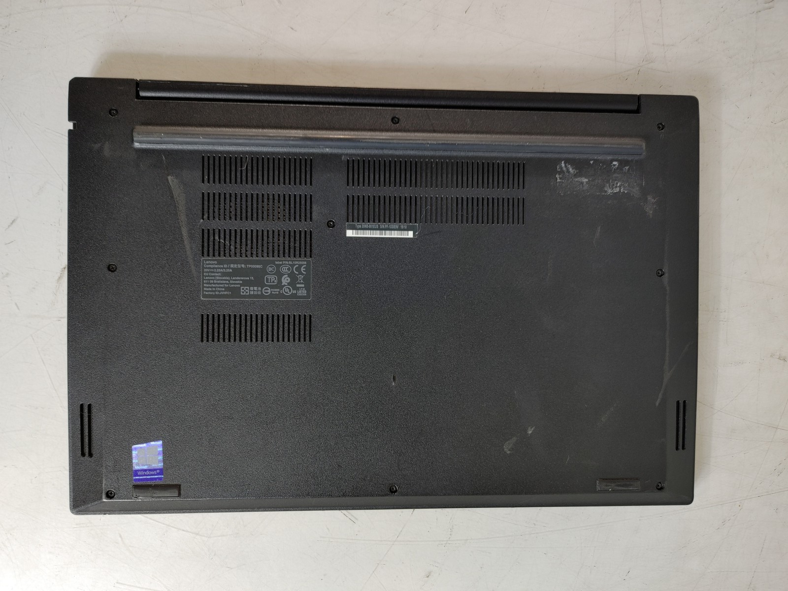 Lenovo ThinkPad E590 Core i7-8565U 1.80 GHz 16 GB DDR4 No HDD