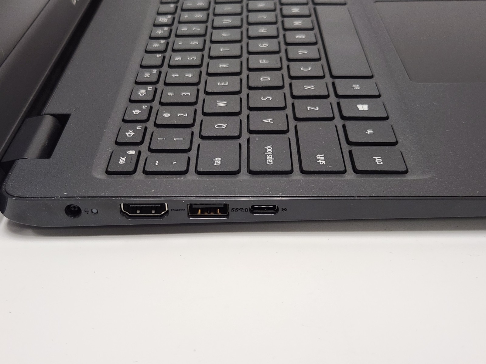 Dell Latitude 3510 Intel Core i7-10510U @ 1.80GHz 8GB RAM 256GB SSD W11P + AC