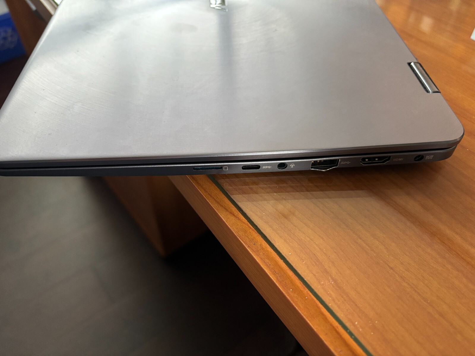 ASUS ZenBook 14 Flip UX461UA 14″ Laptop
