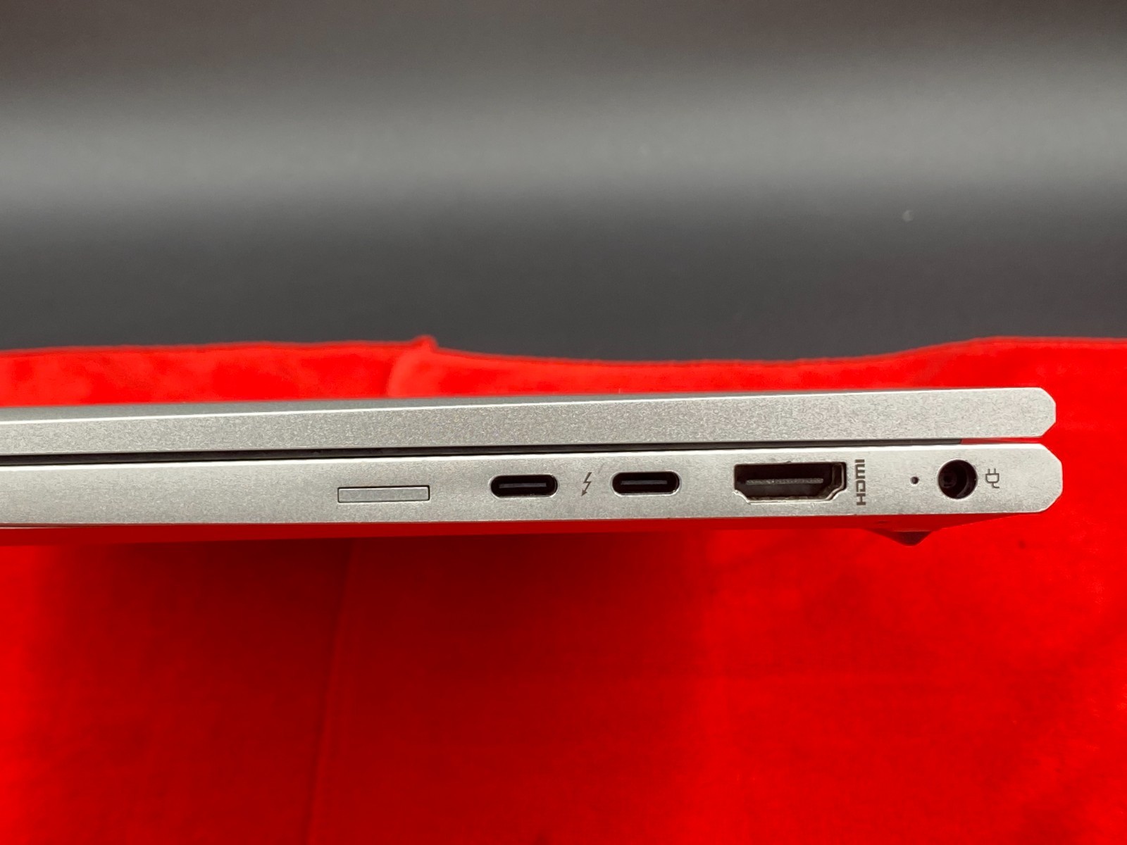 HP ELITEBOOK 840 G8 14″ i7-1185G7 16GB RAM 256GB NVMe WINDOWS 11 PRO GRADE B-