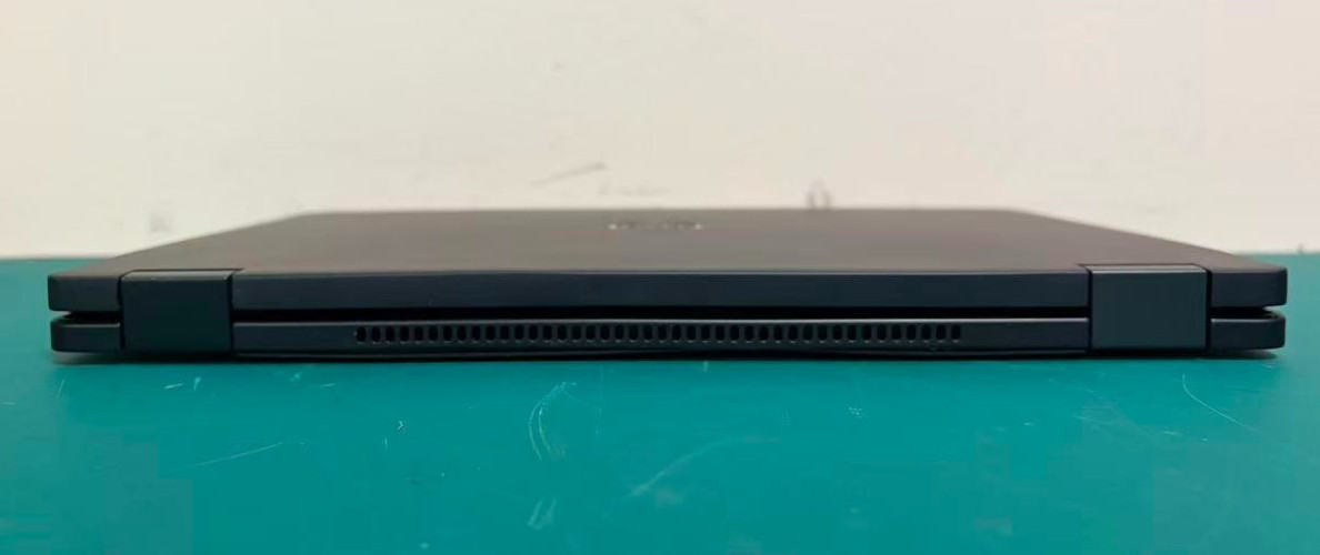 Dell Latitude 7390 2-In-1 Laptop intel i3-8130U 2.2GHz 4G Ram 256G NVME Win 11