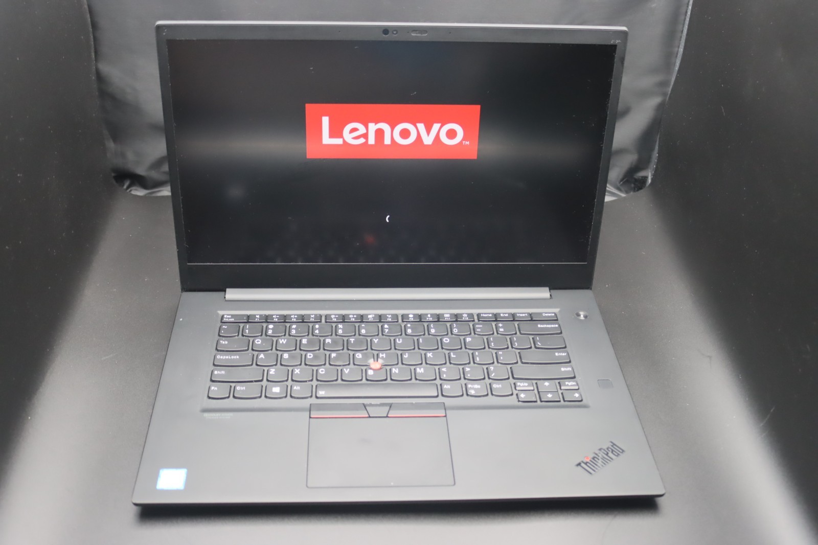 Lenovo ThinkPad P1 Gen 2 15.6″ i7-9850H 2.60Ghz 16GB 500GB NVIDIA Quadro T1000