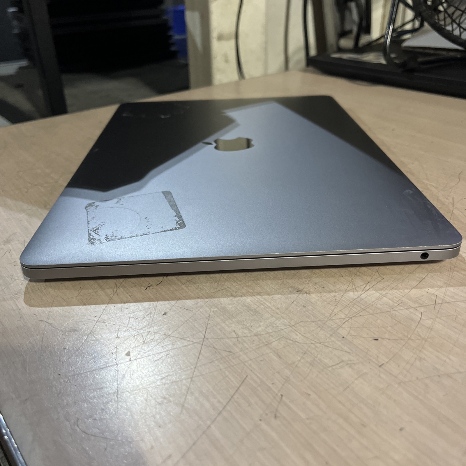 APPLE MACBOOK PRO “M1″ 8 CPU/8 GPU 13” 3.2GHZ 8GB RAM 256SSD