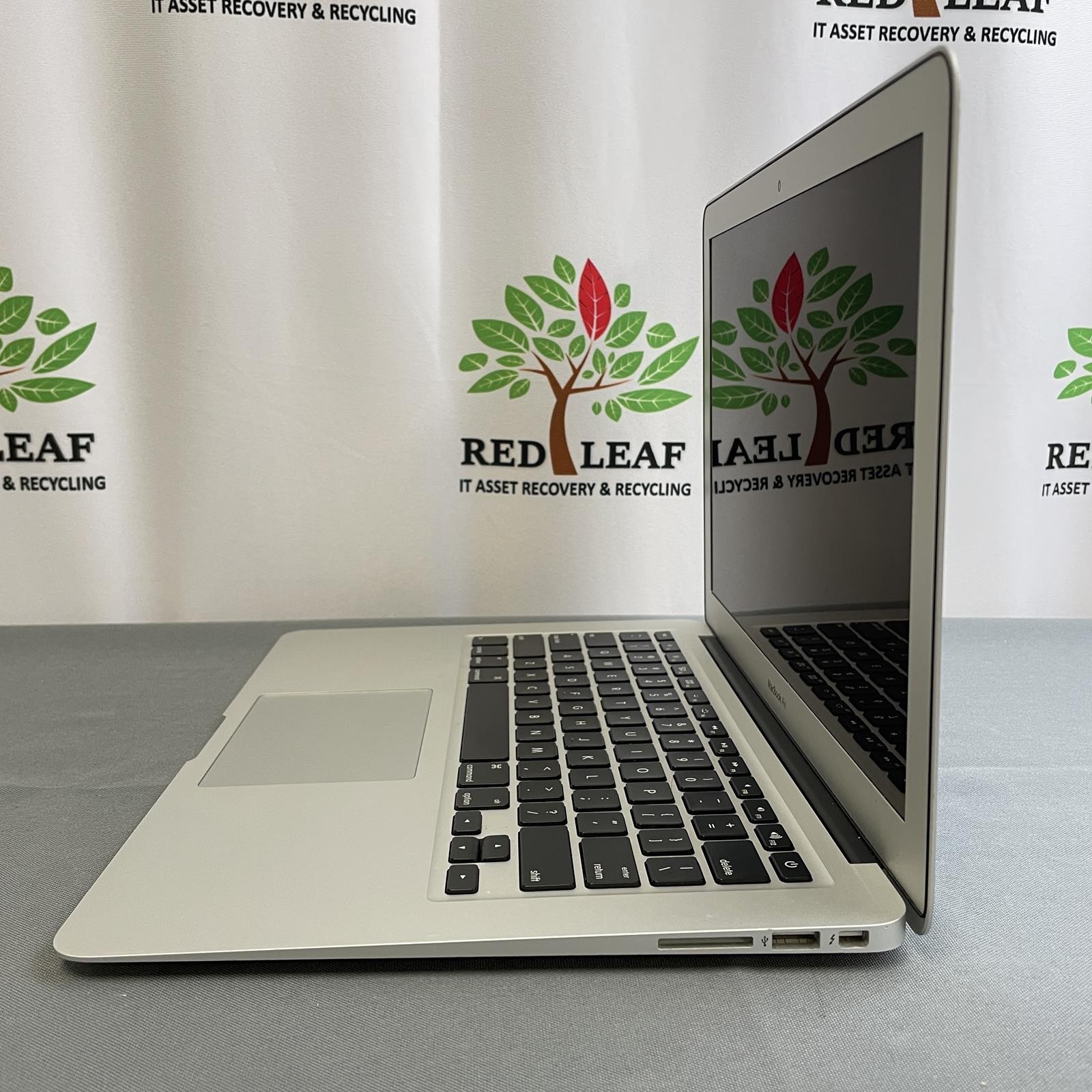 APPLE MacBook Air A1466 13 in 2017, Core i5, 8GB RAM, 256GB SSD | 300 Cycles