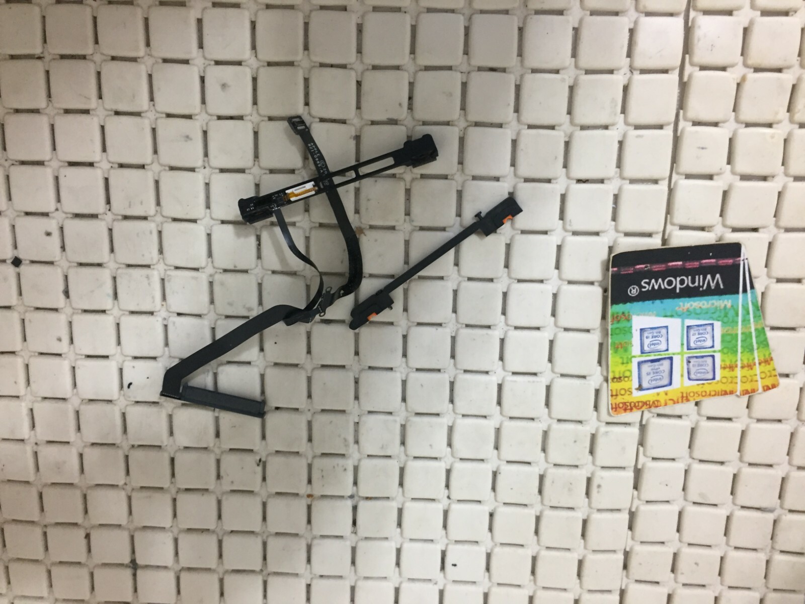APPLE MACBOOK PRO 6.2 a1286 CONNECTOR + CADDY SATA