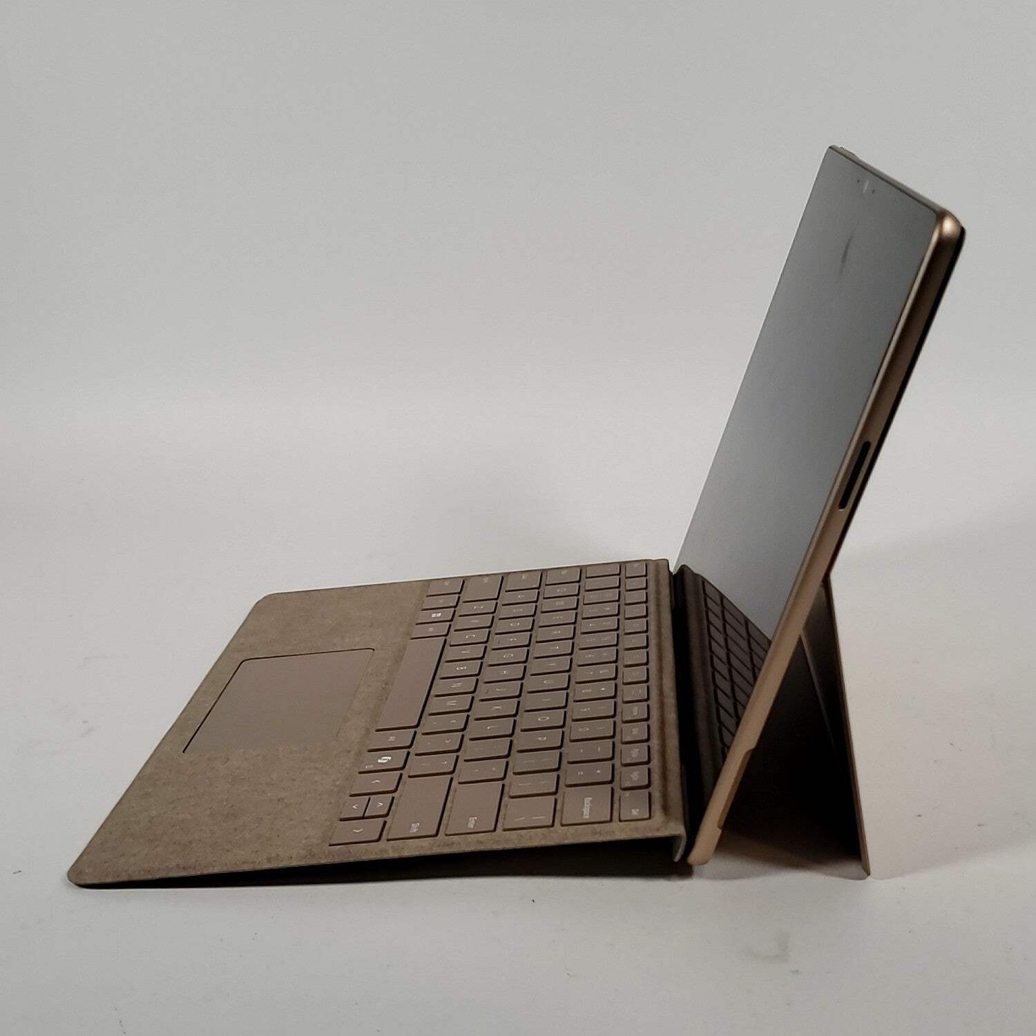 Microsoft Surface Pro 11 2076 13″ Snapdragon X Plus 3.4GHz 16GB RAM 512GB SSD