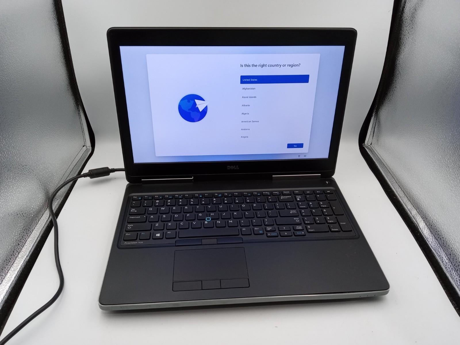 Dell Precision 7520 15.6″ Laptop i7-7820HQ 4GB 128GB SSD W11 -NO BATT -READ -RR