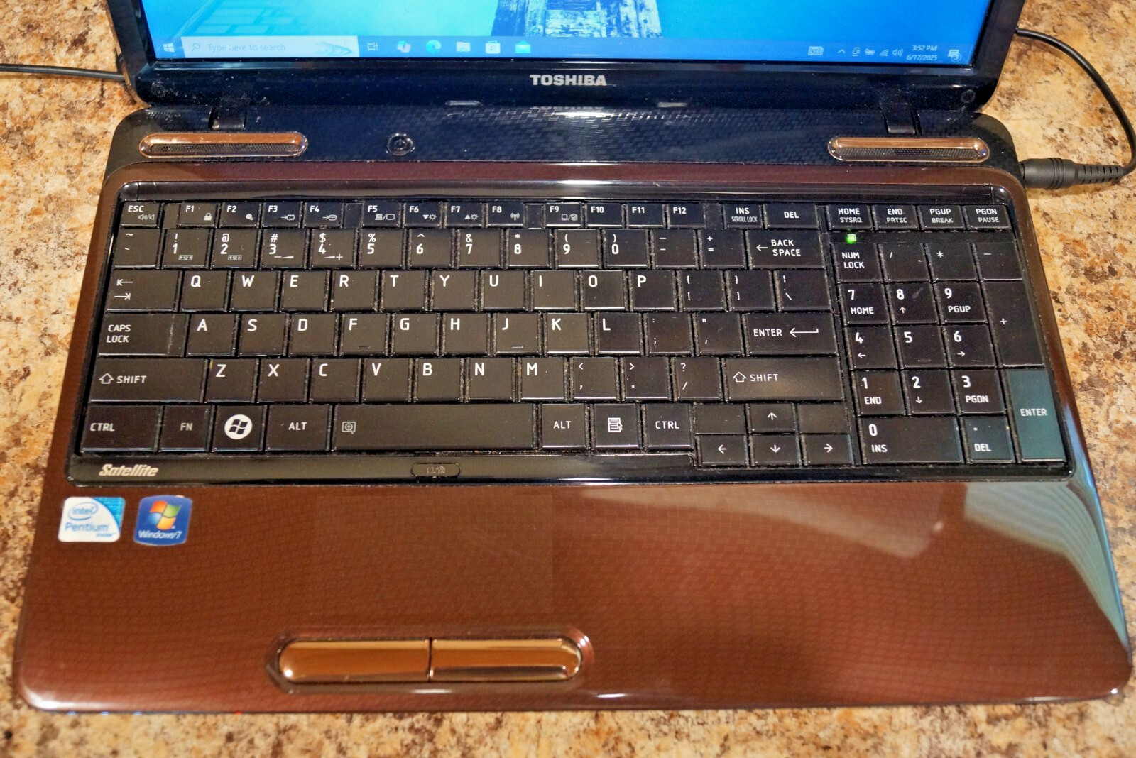 Activated 22H2 WIN 10 PRO Toshiba L655-S5100BN@2.00GHz,4GB RAM 500GB HDD