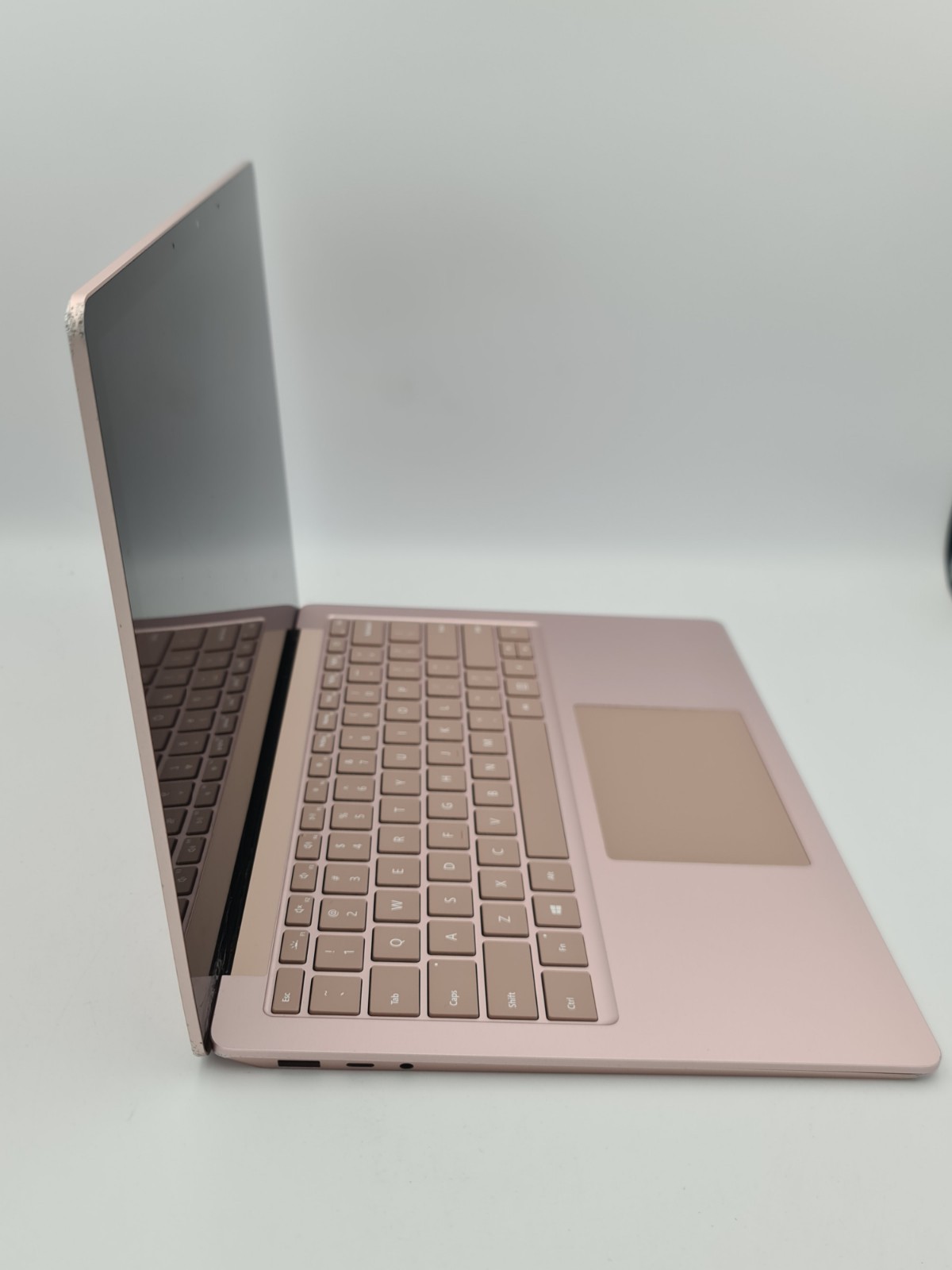 Microsoft Surface Laptop 4 – 13.5” Ryzen 5 | 16GB RAM | 256GB SSD (READ DESC)50C