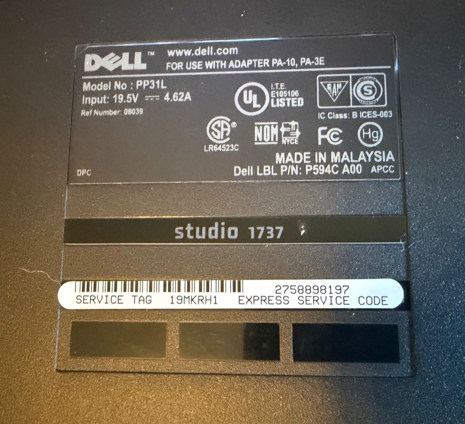 DELL STUDIO 17 – laptop running Ubuntu 320gb hard drive Core 2 duo