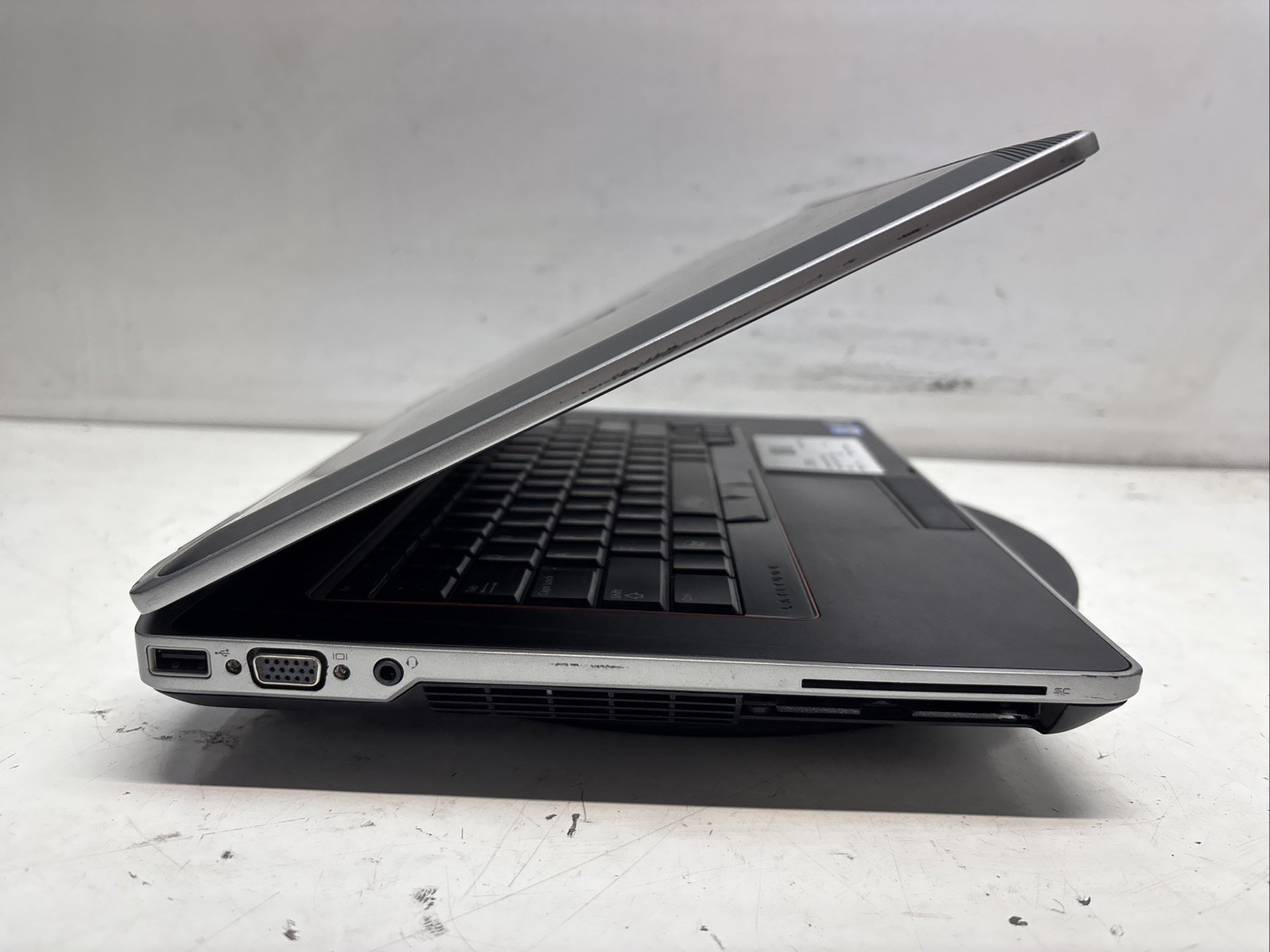 Dell Latitude E6420 Intel i5-2520M 2.5GHz 4 GB NO HDD No Batt
