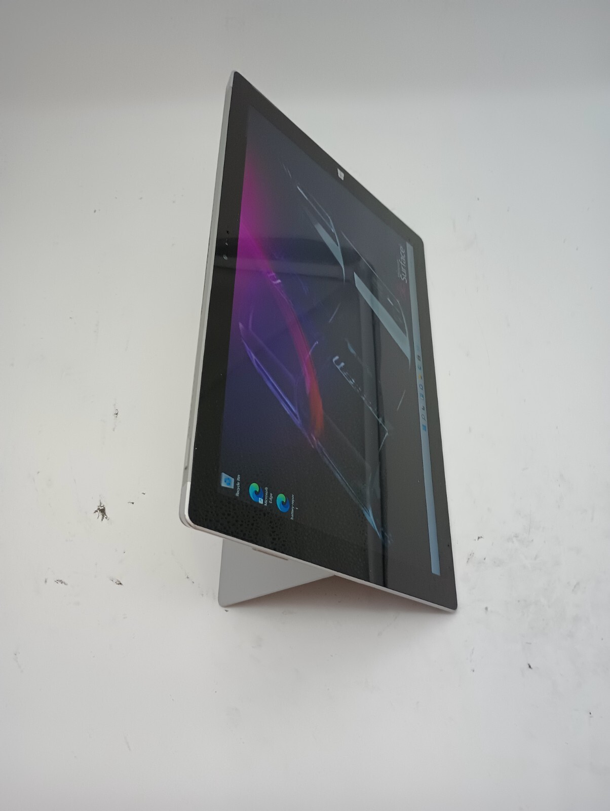 1083 SurfacePro 4. No charger!! i5-6300U.4GB.128GB NVMe.12.3″2.5K Touch.W11.Read