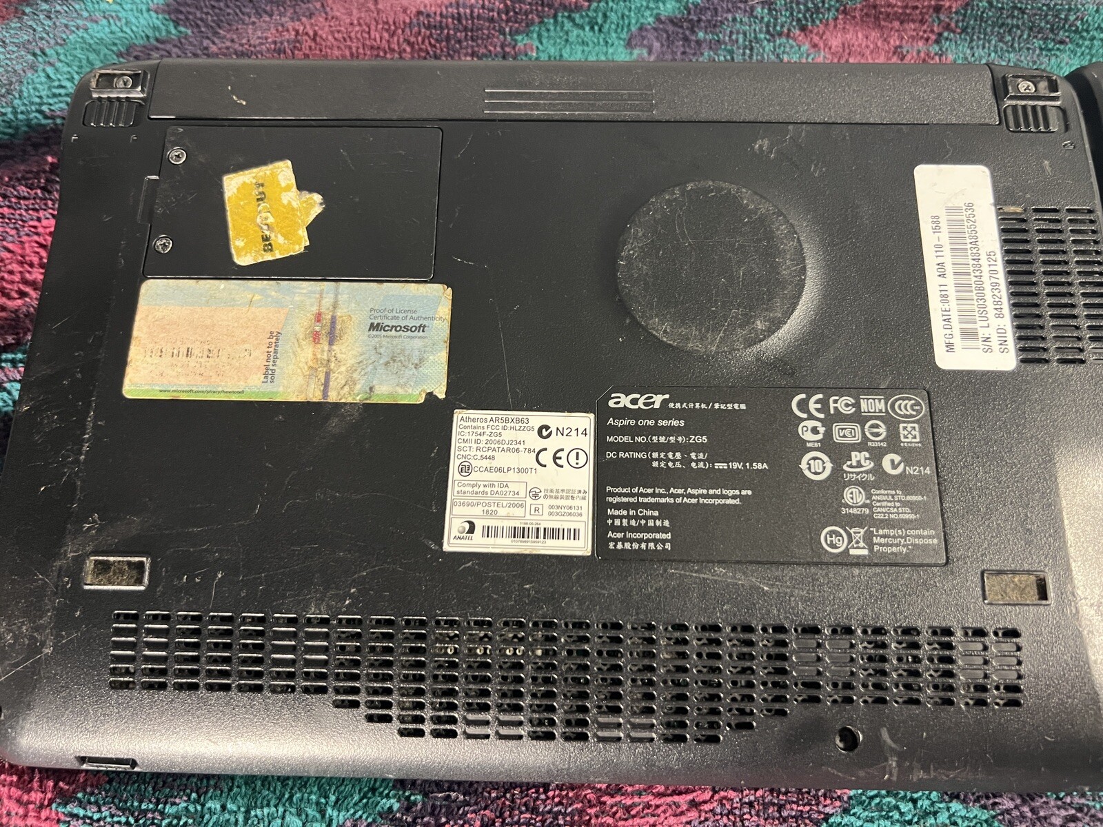 TWO Acer Aspire One Series ZG5 Intel Atom 1.60GHz Netbook Laptops lot