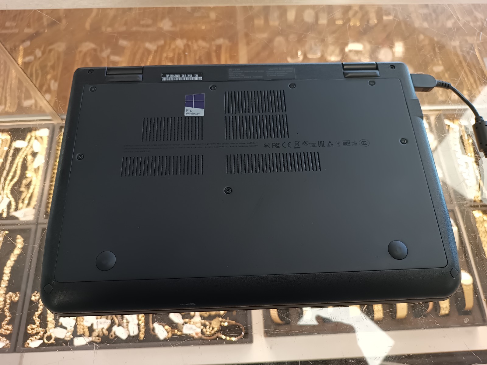 Lenovo ThinkPad Yoga 11e Celeron N3450 4GB 128GBSsd Wind 10 Touch Screen AS-IS