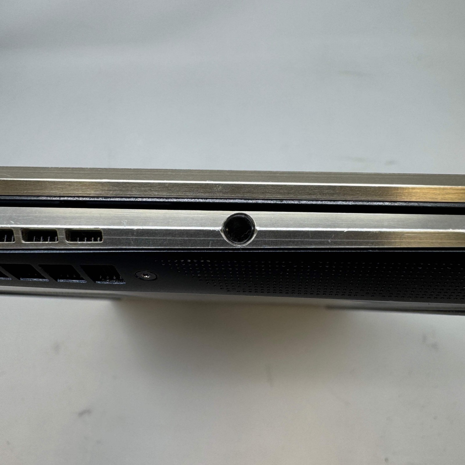 HP Spectre 15T-EB100 15.6″ i7-1165G7 2.8GHz 16GB RAM 256GB SSD