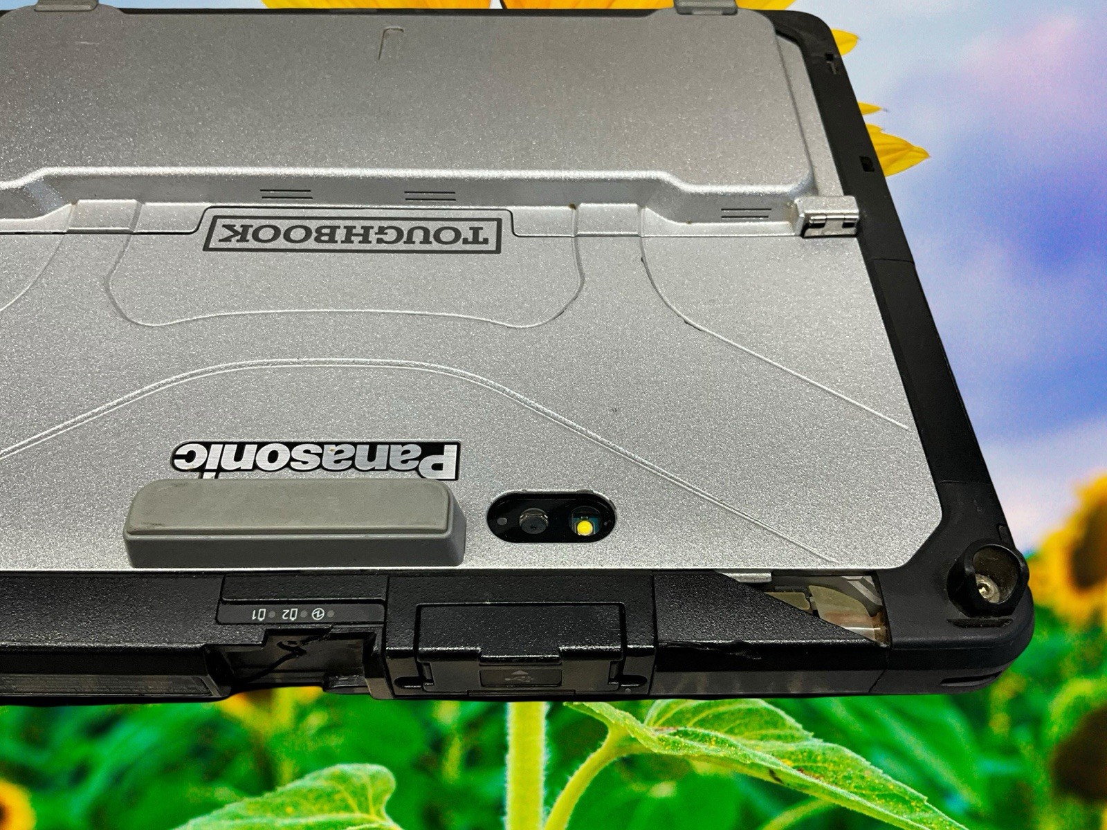 Panasonic Toughbook CF-33 i5-6TH GEN 2.4GHz 8GB RAM TOUCH