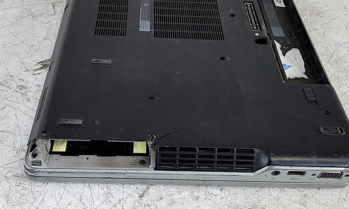 DELL LATITUDE E6530 Laptop Core I5-3230M 4GB SEE NOTES