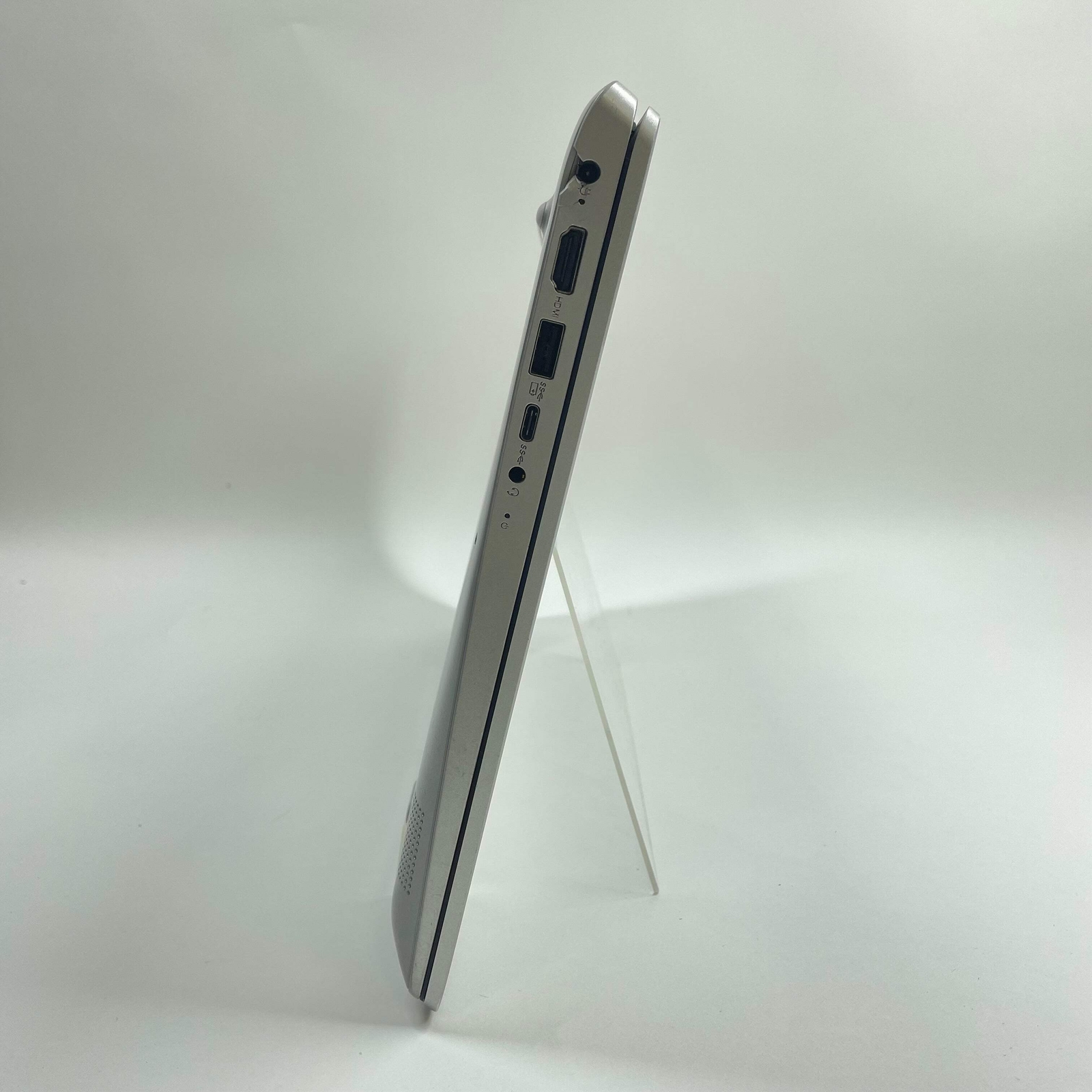 Broken Lenovo Ideapad 1 81F5 i5 8GB RAM 256GB UHD 620 LCD White Spot