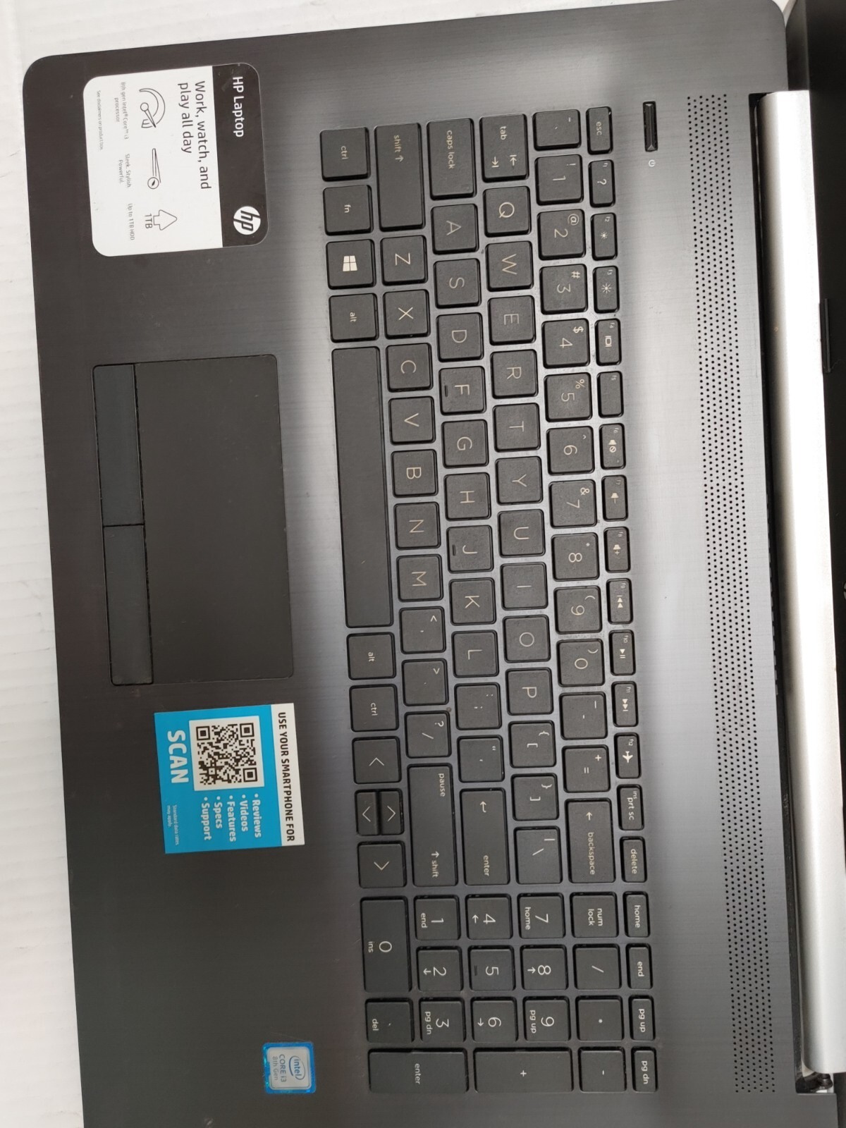 HP 17-by0xxx Core i3-8130U@ 2.20GHz , NO RAM ,NO HD , Bad screen ,for parts only