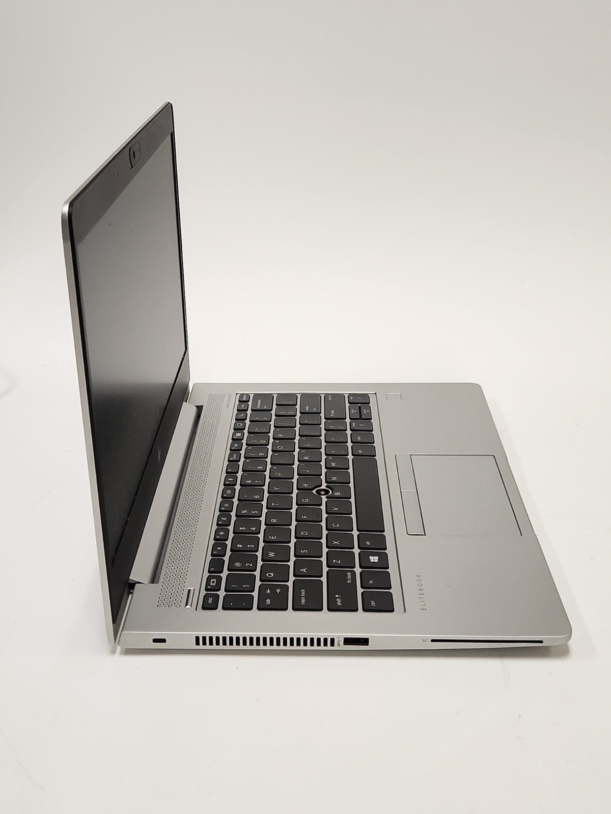 HP EliteBook 735 G6 AMD Ryzen 5 Pro 3500U 2.1GHz NO RAM NO SSD BATTERY 67%