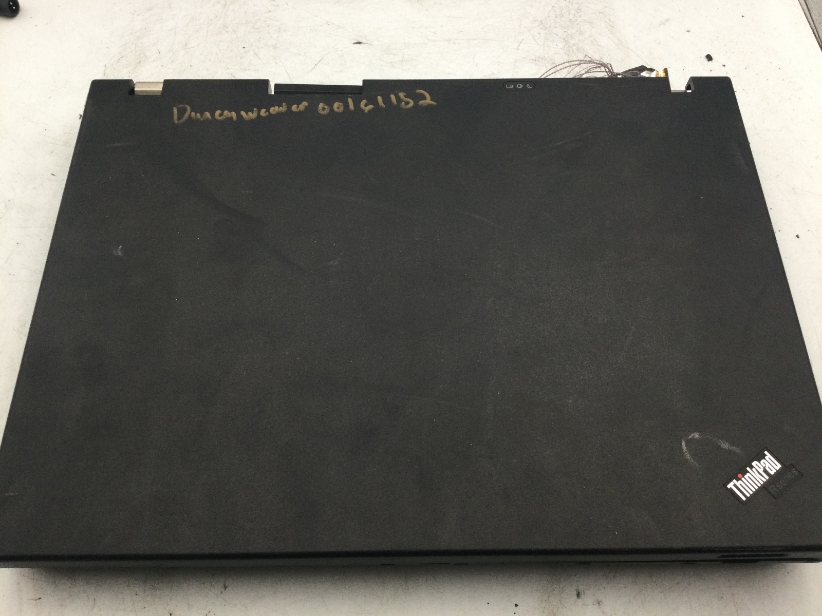 LENOVO THINKPAD R61 – FOR PARTS – DAMAGED SCREEN/LID – READ DESCRIPTION – BB
