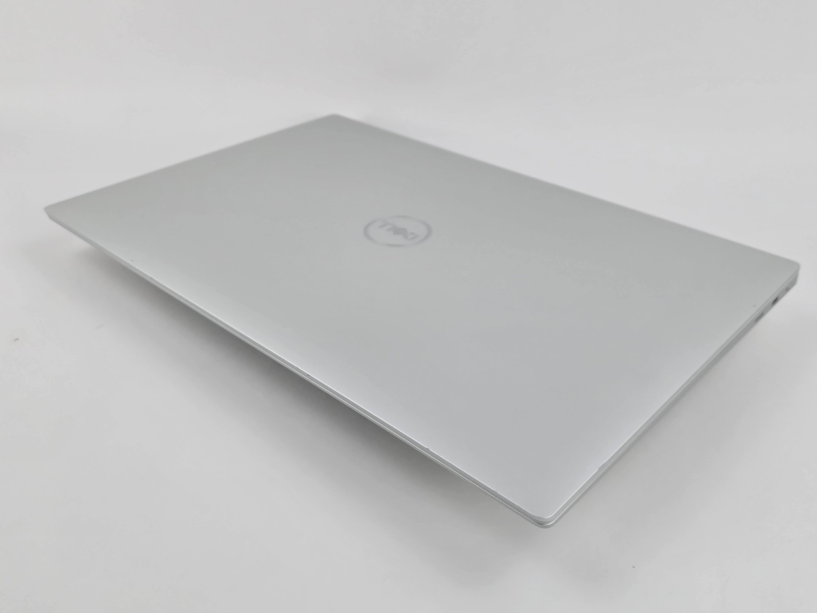 Dell XPS 16 9640 4K OLED TOUCH 2.5 GHz Ultra 9 185H 32GB 1TB SSD RTX 4060 – Good