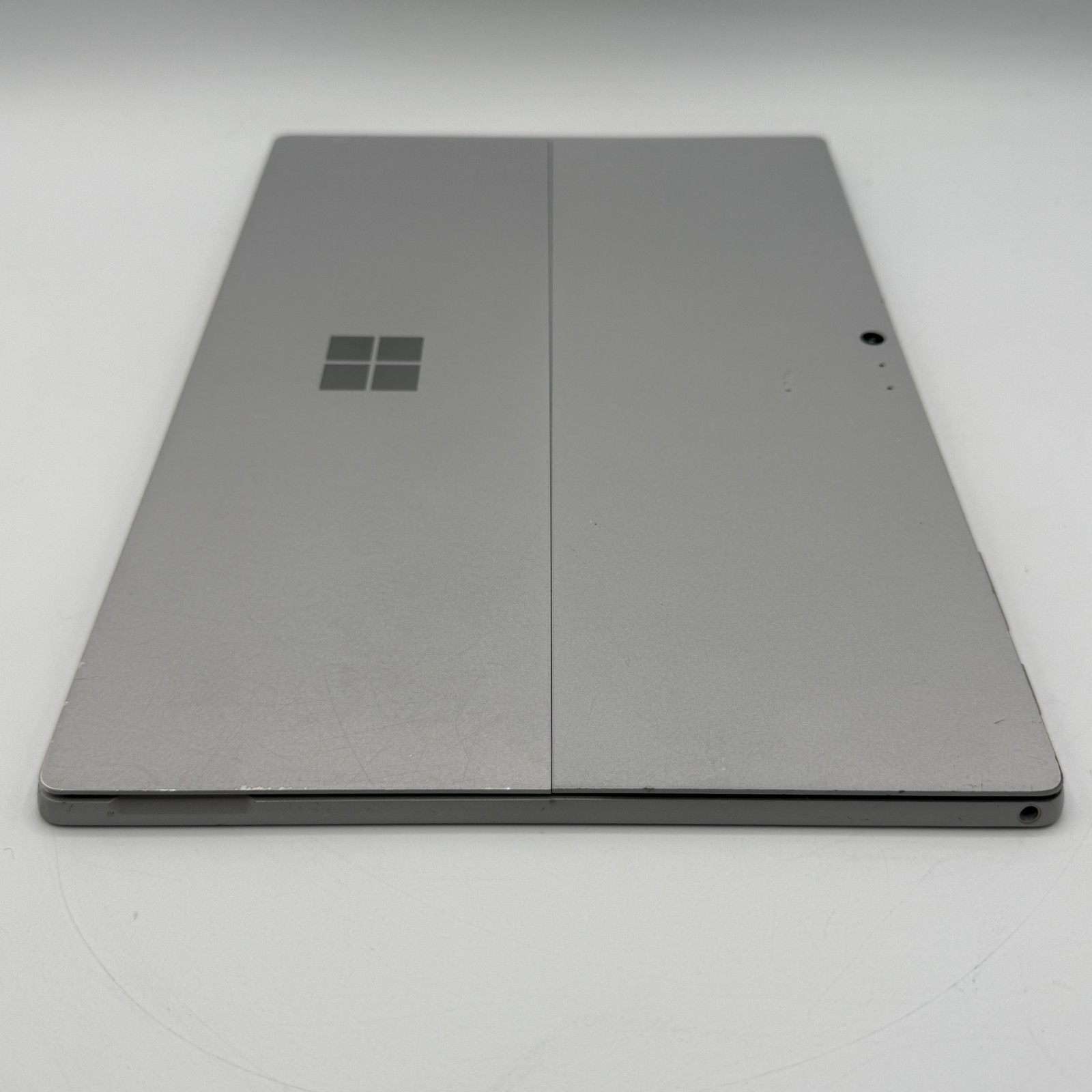 Microsoft Surface Pro 1796 i7-7660U 8GB 256GB SSD 2.50GHz Tablet Silver – C