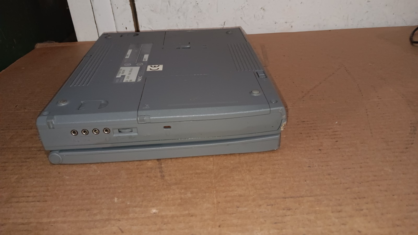 Vintage NEC Versa 4080H Laptop Intel Pentium 120 MHz 10.4″ TFT Color LCD Screen