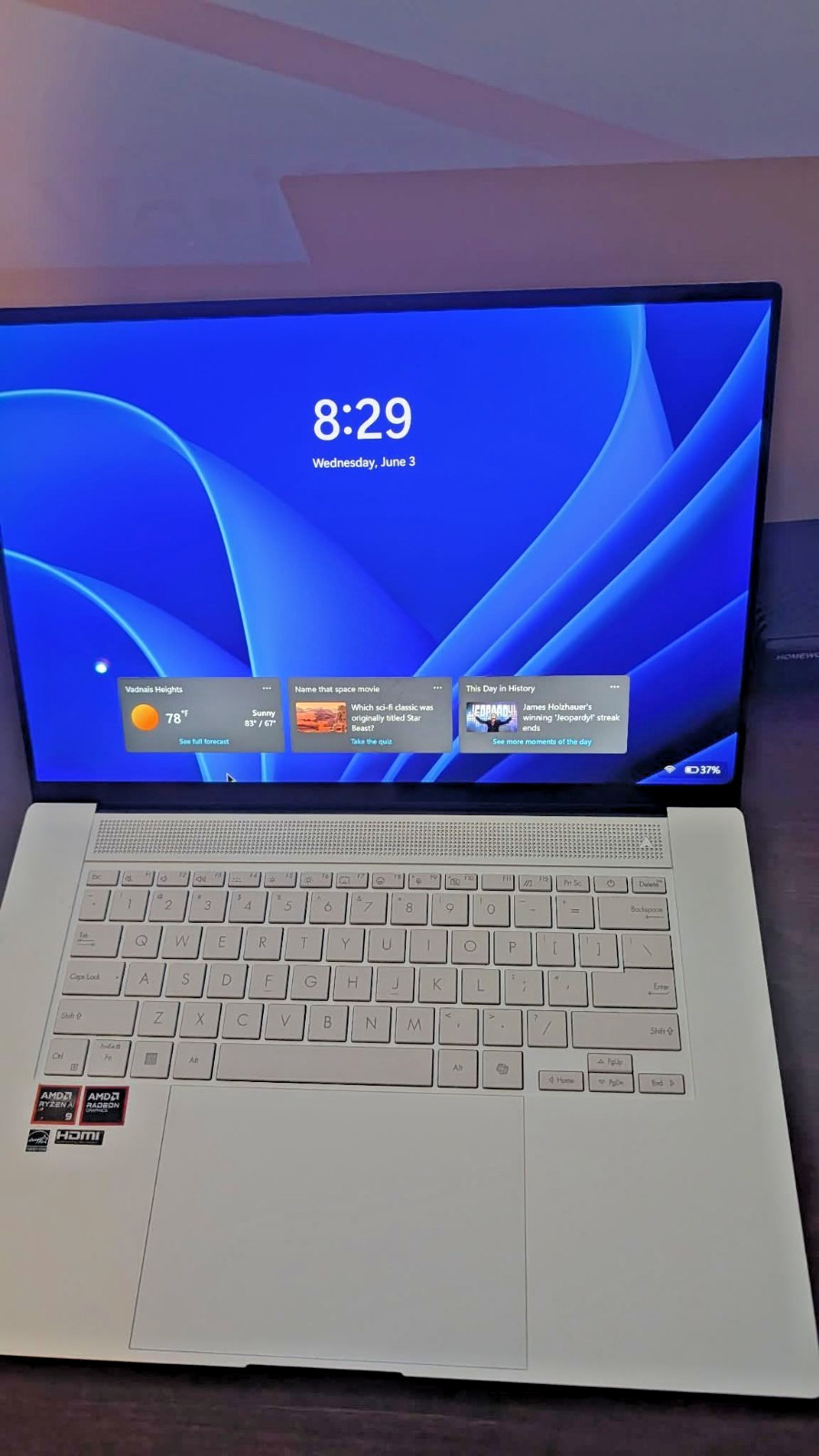 FULL WARRANTY -ASUS Zenbook S 16″ 3K OLED AMD Ryzen AI 9 365 24GB 1TB SSD