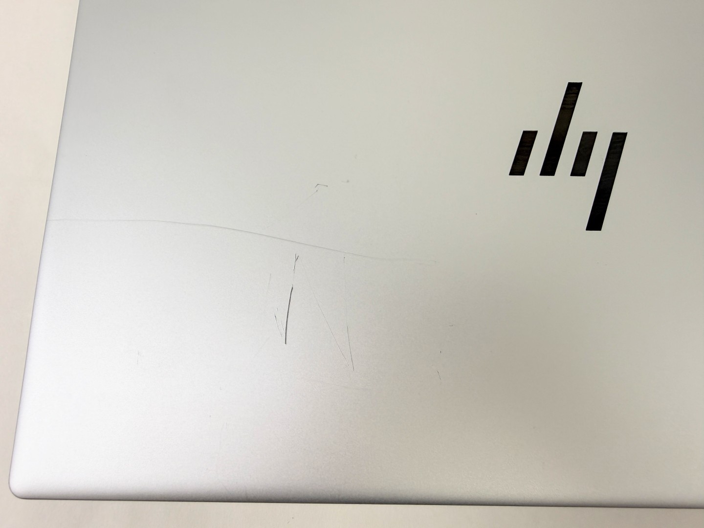 HP Envy 17-da0013dx 17.3″ FHD Touch Ultra 7 155H 16GB 1TB SSD W11H