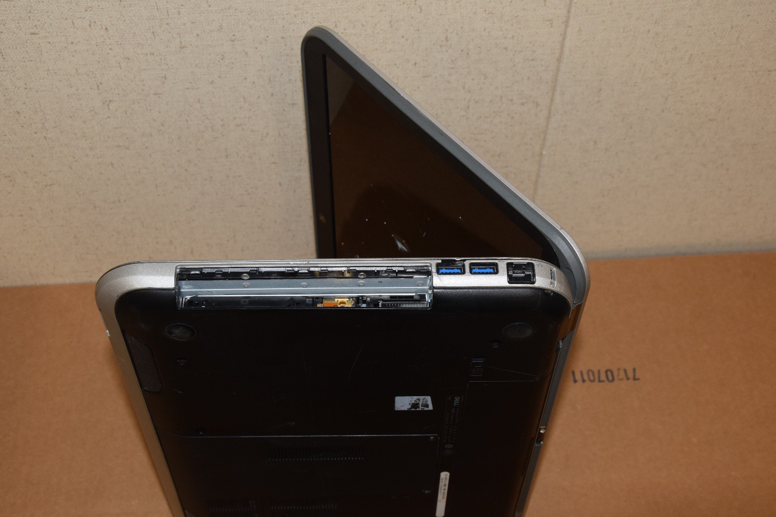DEAD JUNK Cracked LCD Dell Inspiron 15R 5520 15.6″ Incomplete AS IS Parts Repair
