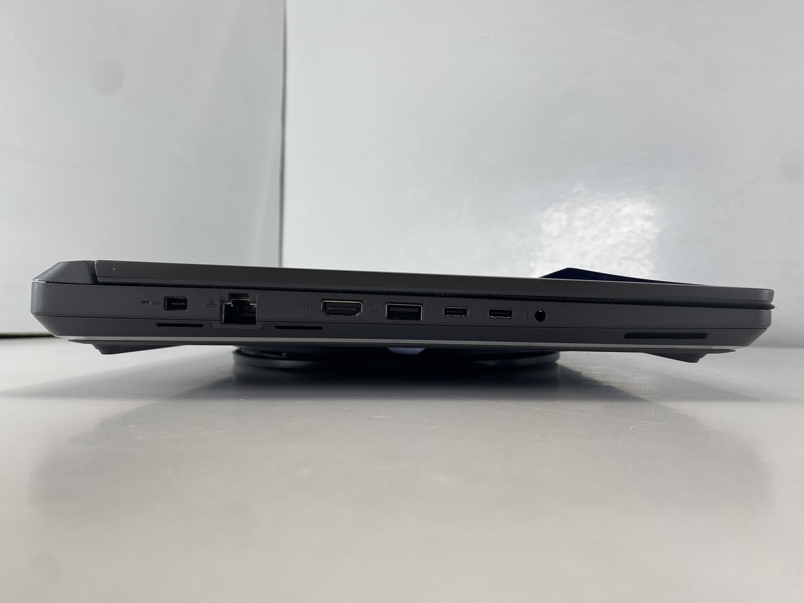 Asus Laptop ROG Strix G16 G615LP 16″ Intel Core Ultra 9 275HX 2TB RTX 5070