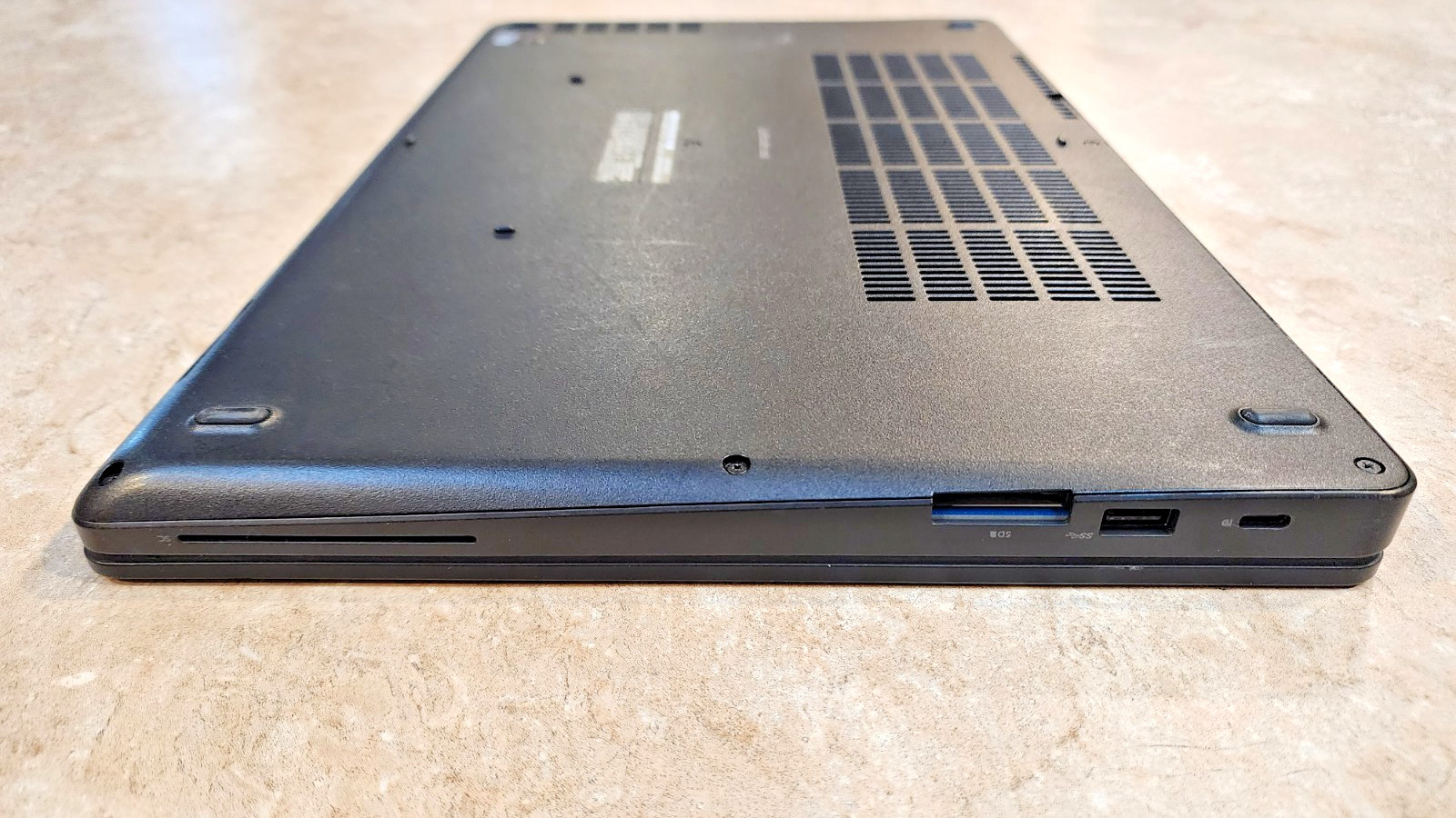 Dell Latitude 5580 15.6″ Intel i7-7600U 16GB RAM 256GB SSD HDMI Win11 Laptop