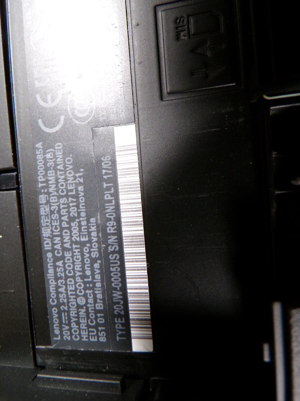 THINKPAD LENOVO T570 INTEL CORE i5-6300U 2.40GHZ 4GB RAM **NO HD/ NO CADDIE
