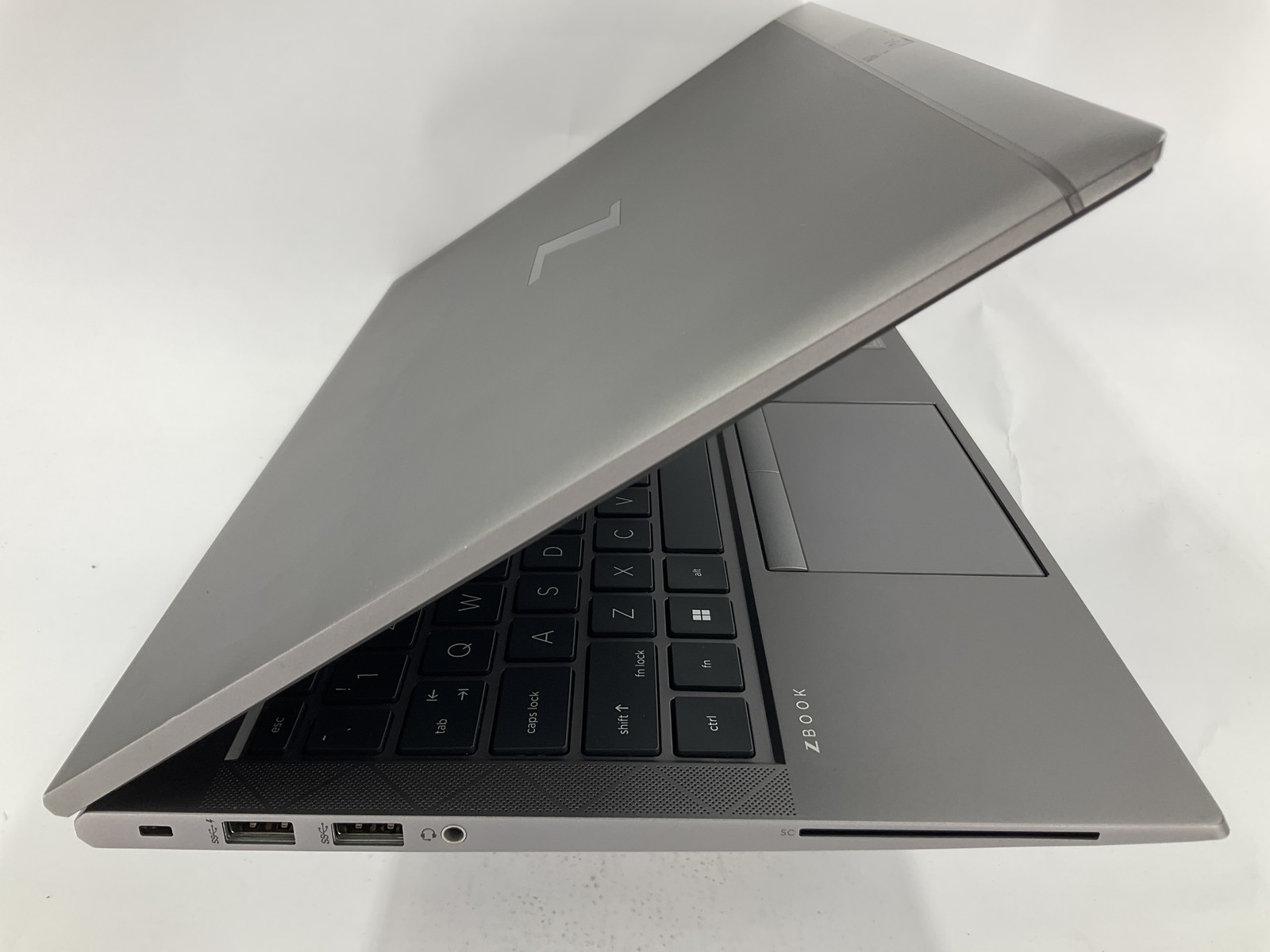 HP ZBook Firefly 14 G8 14″ Core i5-1145G7 256GB 16GB B Win 11 Pro T500