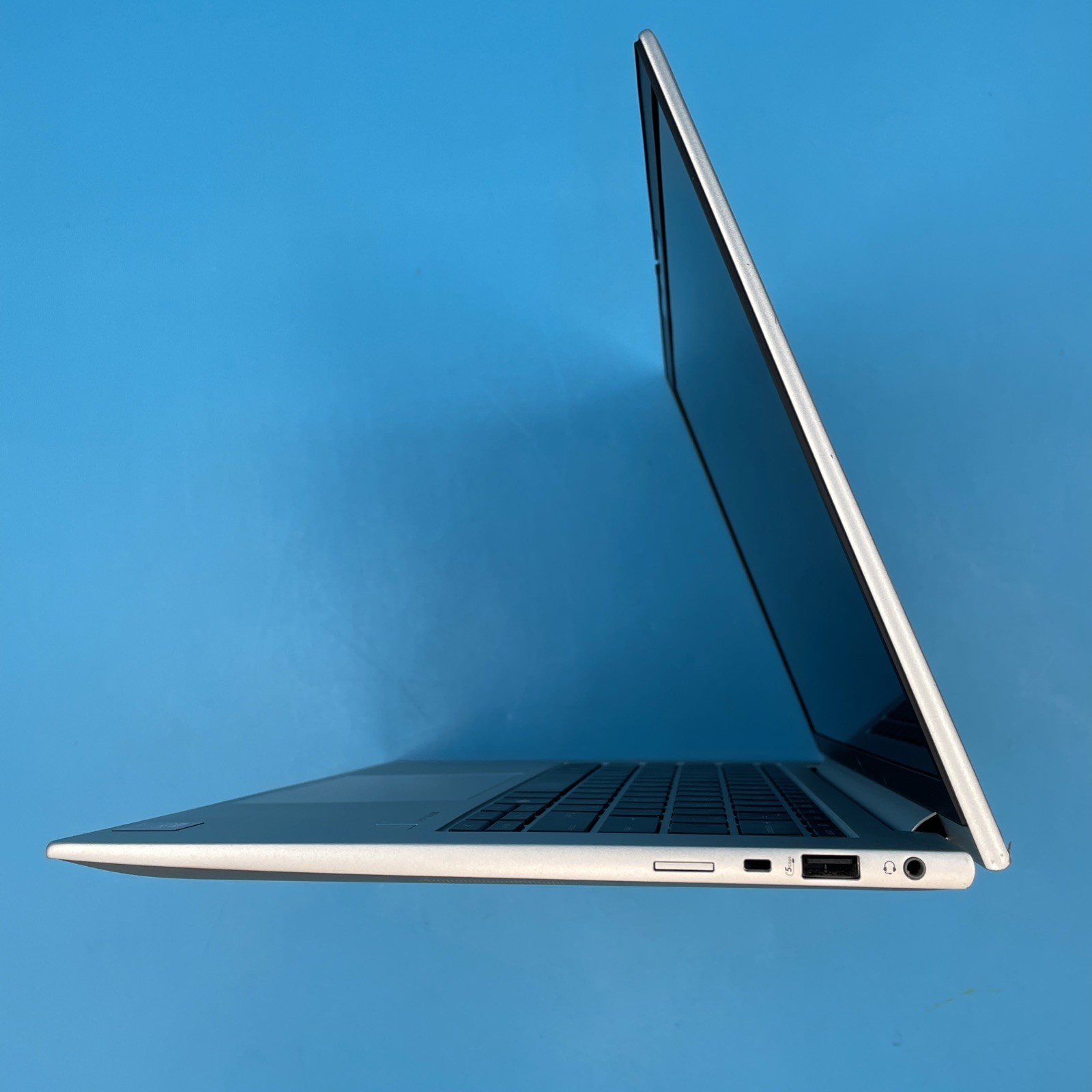 HP EliteBook 840 G11 | Ultra 5 135U | 32GB RAM | NO SSD | NO OS | 87% BATT