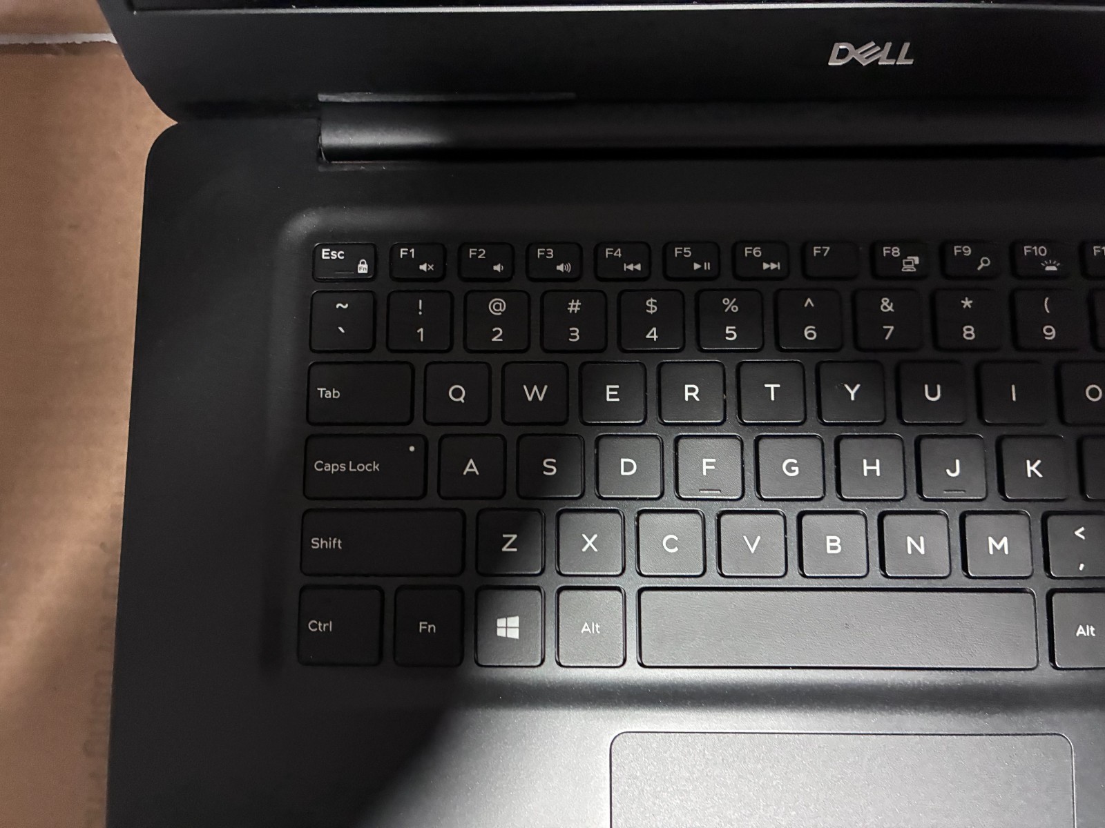 *As-Is* DELL VOSTRO P77F INTEL CORE I7 8565U *NO SSD* *NO RAM*