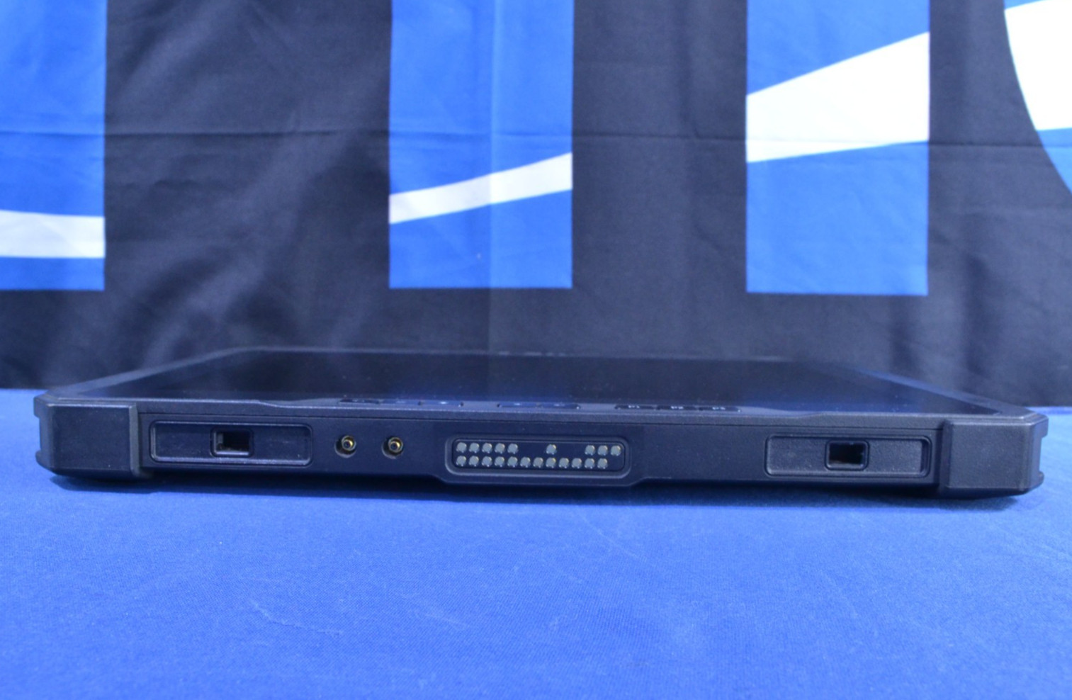 Dell Latitude 7220 Rugged Extreme Tablet i5-8365U/ 16GB/ 512GB/ Win 11 (J051401)