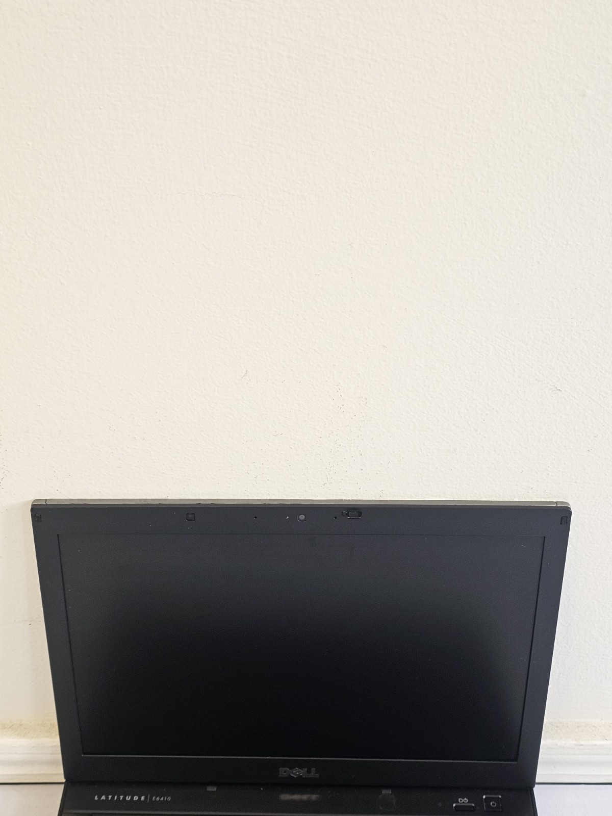 Dell Latitude E6410 Laptop – Intel i5-M560 – 4GB RAM – 640GB – Windows 10 – READ