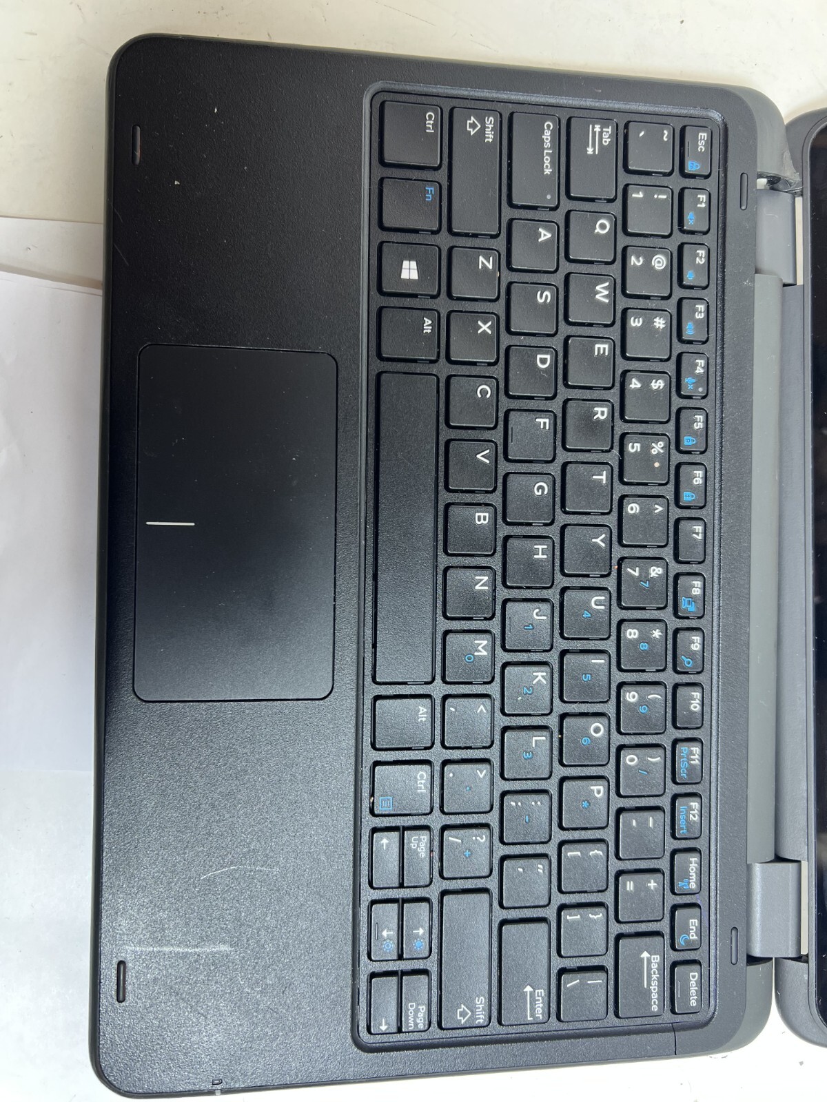 Dell Latitude 3190 11.6″ 2-in-1 Intel Cel N4120 1.1Ghz 4GB RAM 64GB SSD NO Touch