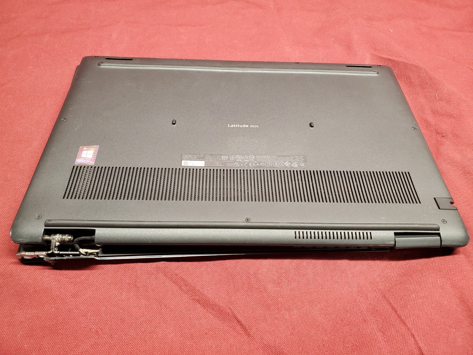 Dell Latitude 3520 i5 1135G7 2.40GHz/ NO RAM/NO SSD 1920×1080 #2855