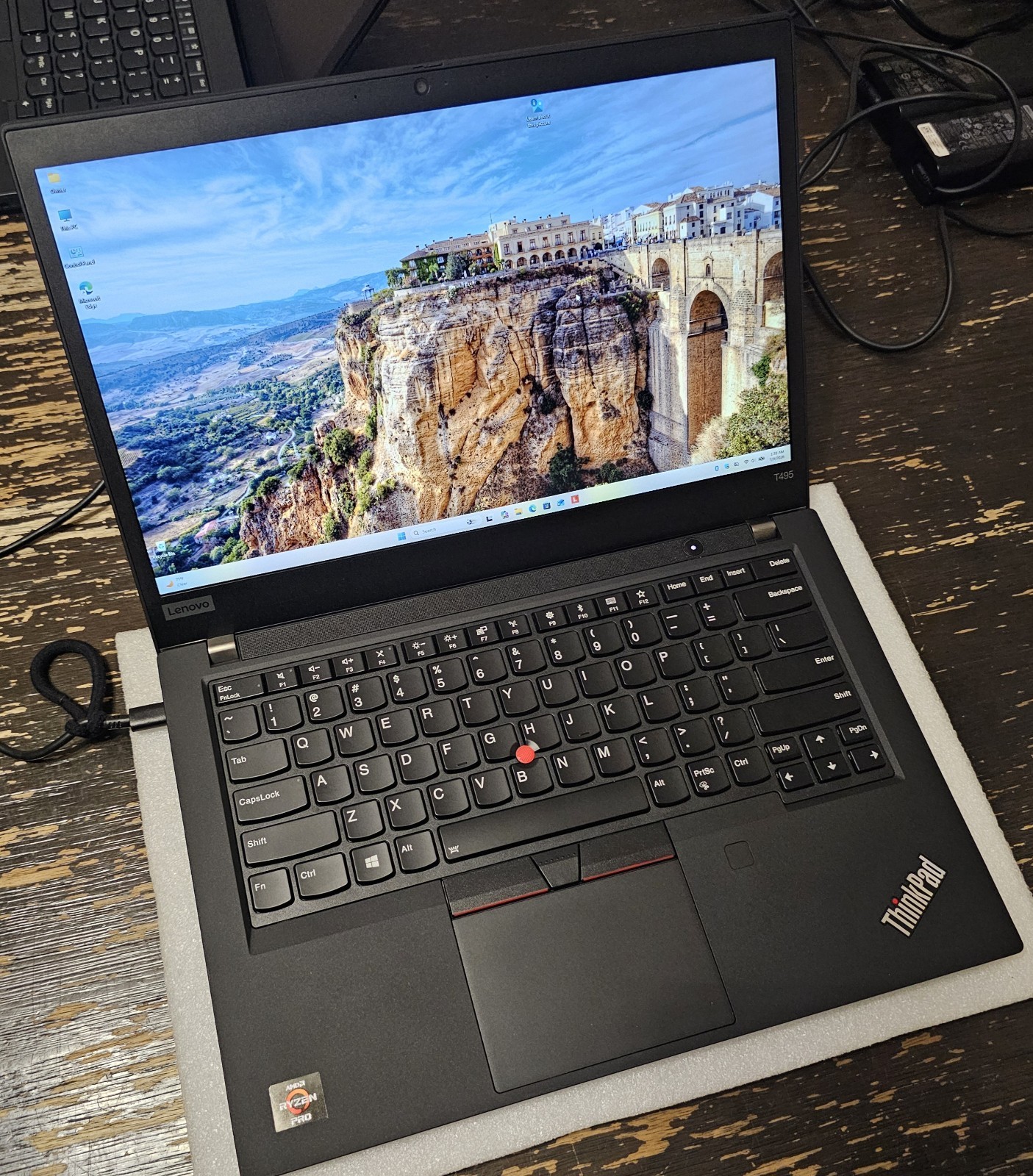 ThinkPad T495 Ryzen 7 Pro/ Radeon Vega Graphics 24GB RAM 512GB SSD WIN 11/Webcam
