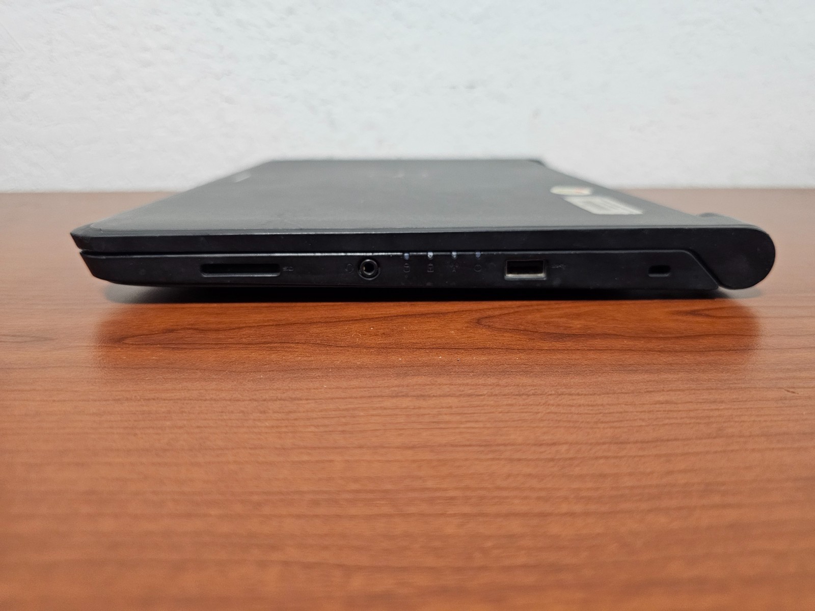DELL Latitude 3340 Laptop (13.3″, i3-4005U, 8 GB/128 GB SSD, Win11) – READ!