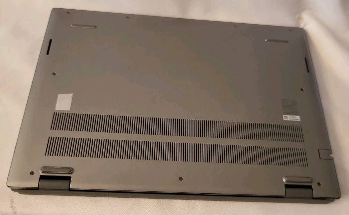 Dell Vostro 5620 i7-1260P 16GB RAM 512GB SSD NVIDIA MX570 16″ FHD Win11