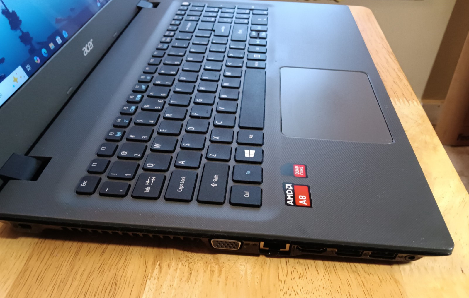 Acer E5-522-89W6/Amd A8-7410 2.20ghz/8gb/320gb/Windows 10 Home/Webcam/Hdmi/15.6