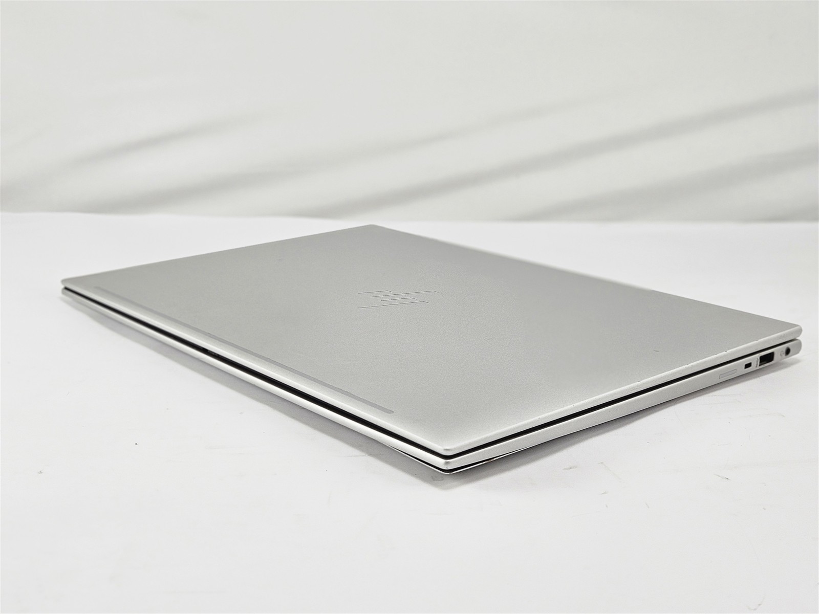 HP EliteBook 860 G9 i5-1235U 16GB 512GB SSD 16″ Pro Notebook