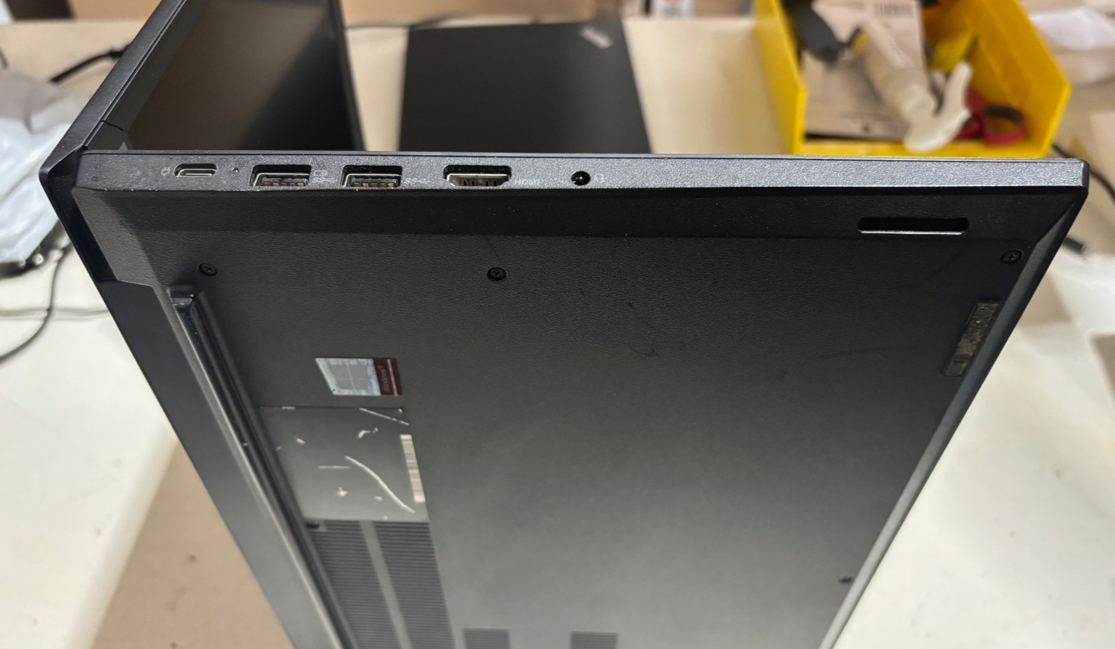 Lenovo ThinkPad E15 15.6″ Intel i5-10210U 8GB DDR4 256GB SSD Windows 11 Pro