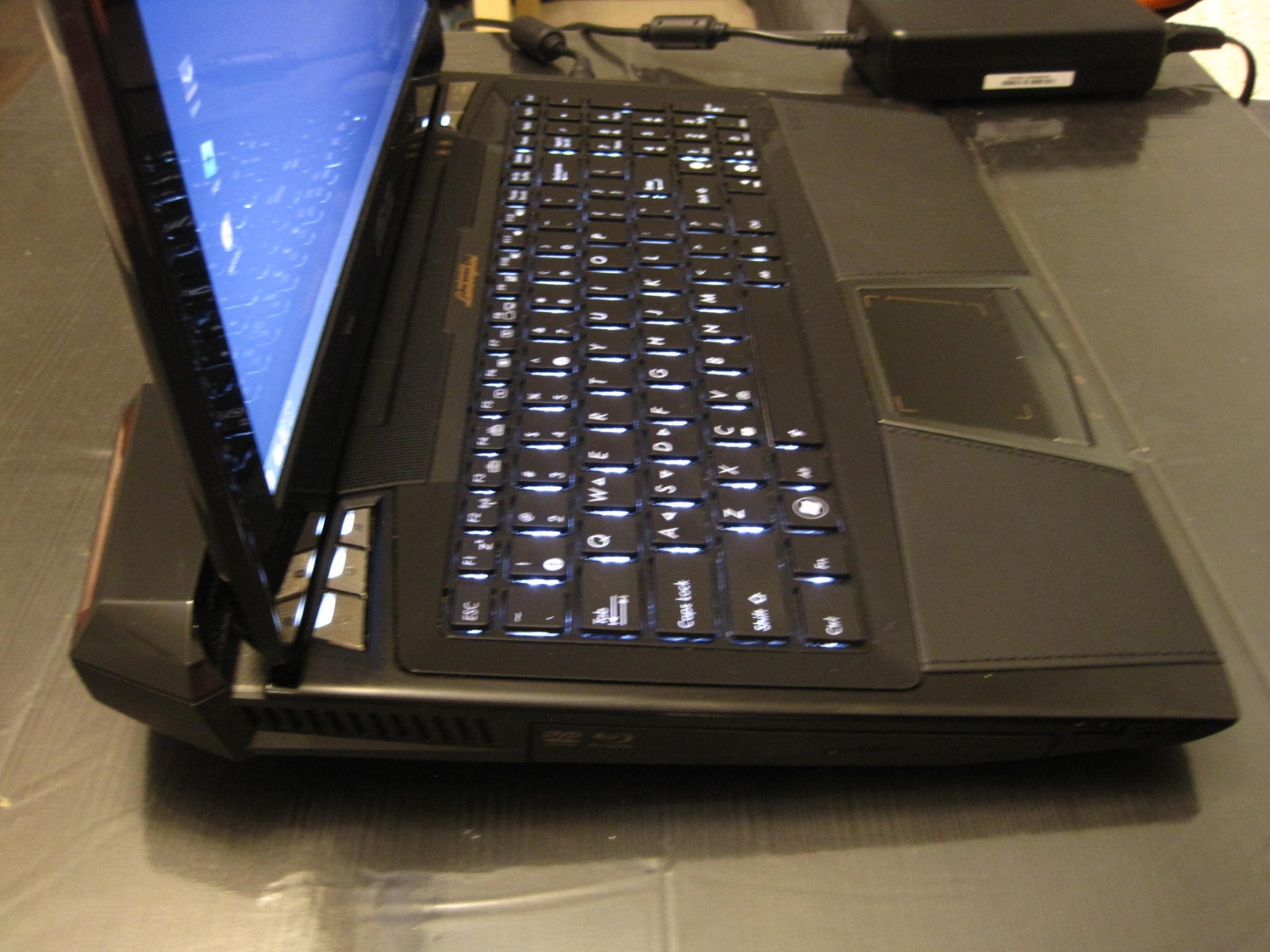 Asus Automobili Lamborghini VX7 – Full Set – Mint Condition – gaming laptop