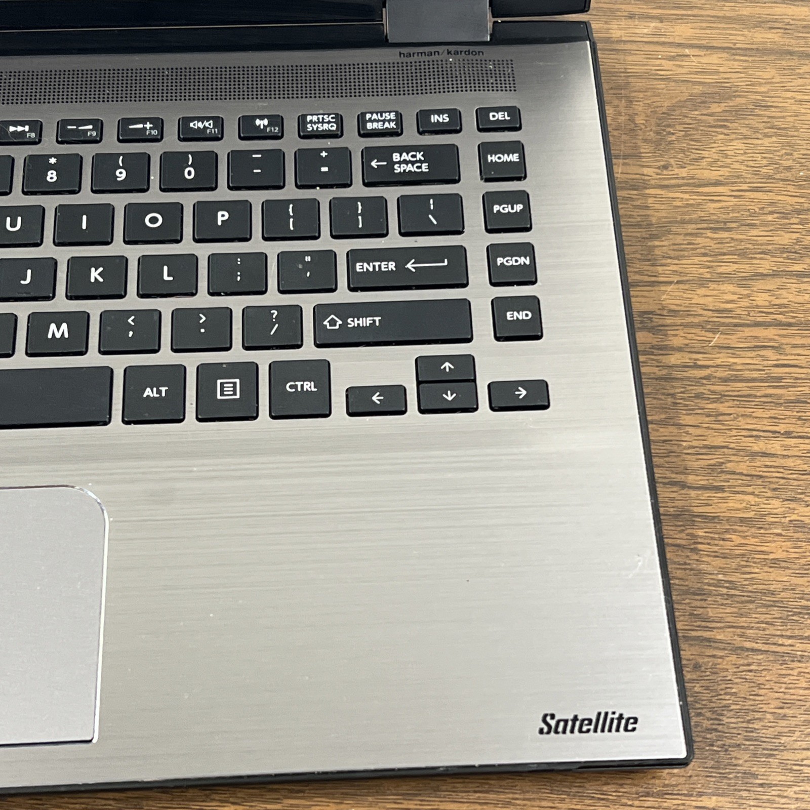Toshiba Satellite E45W-C4200X 14in. 500GB, 6GB RAM Intel Core i3 5th Gen. 2.1GHz
