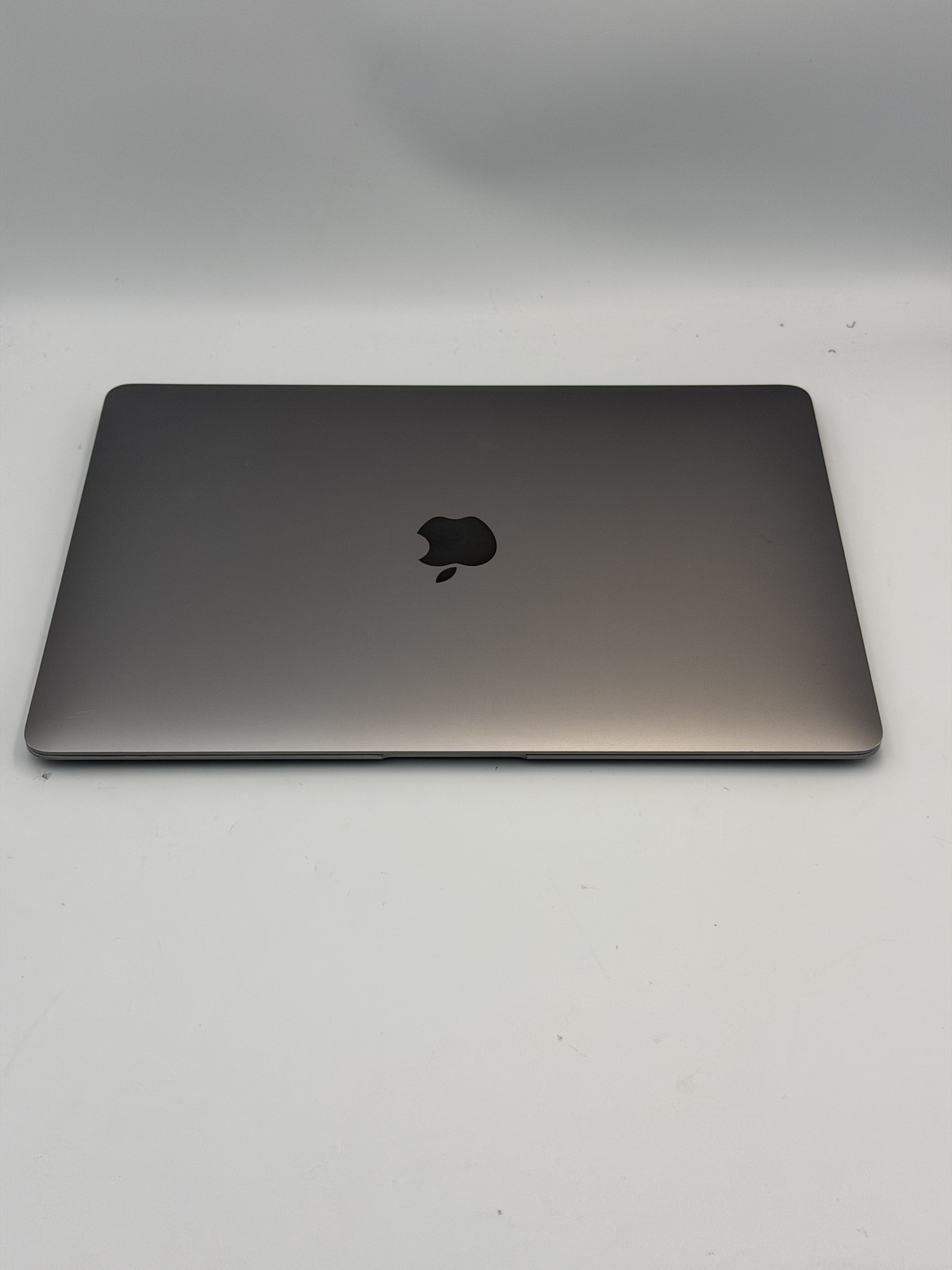Apple MacBook Air (13-inch) [M1] (2020) M1 8-Core 16GB RAM 256GB SSD